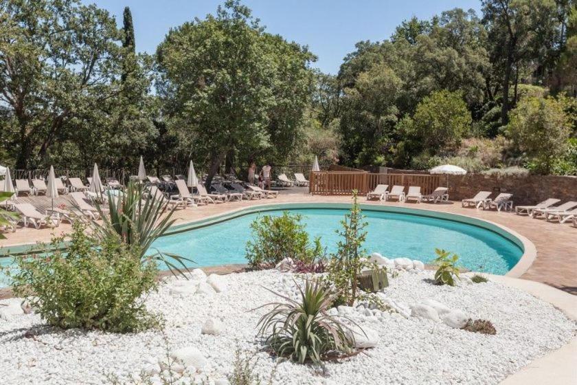 Les Restanques Maison Du Lac 4 Chambres Grimaud Exterior foto